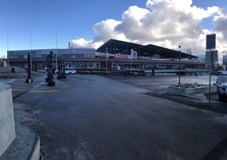 Centres Commerciaux, Administratifs, Médicaux